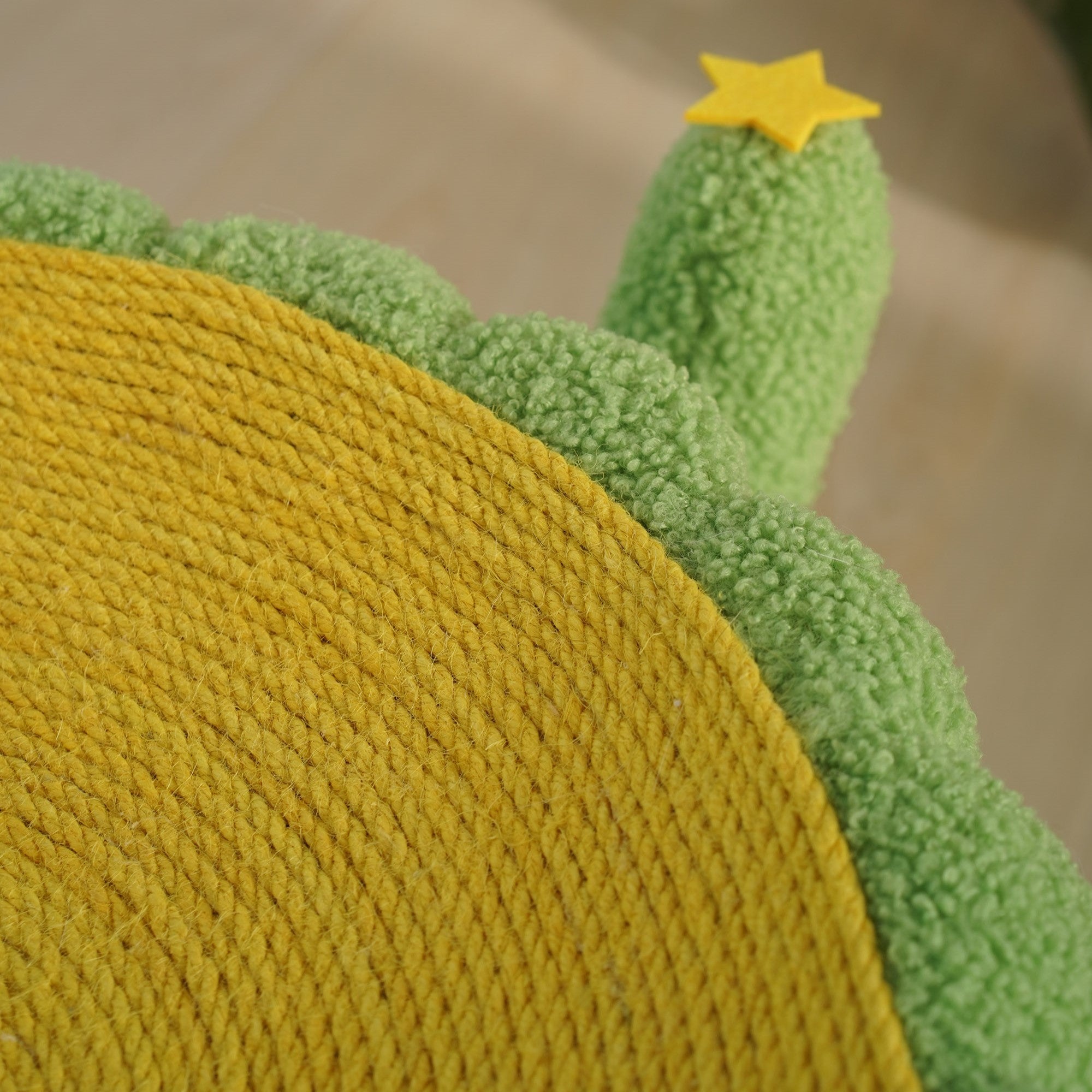 Fairela Pet Cactus 12.8-in Fleece Sisal Barrel Cat Condo, Green/Yellow