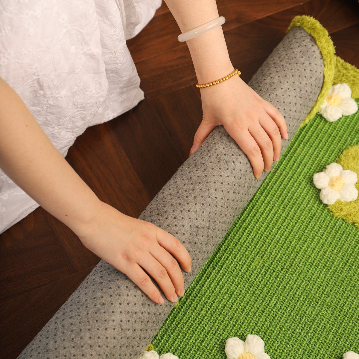 Sisal Rug Pad or Cat Scratcher? How to Choose a Multi-Use Floor Piece