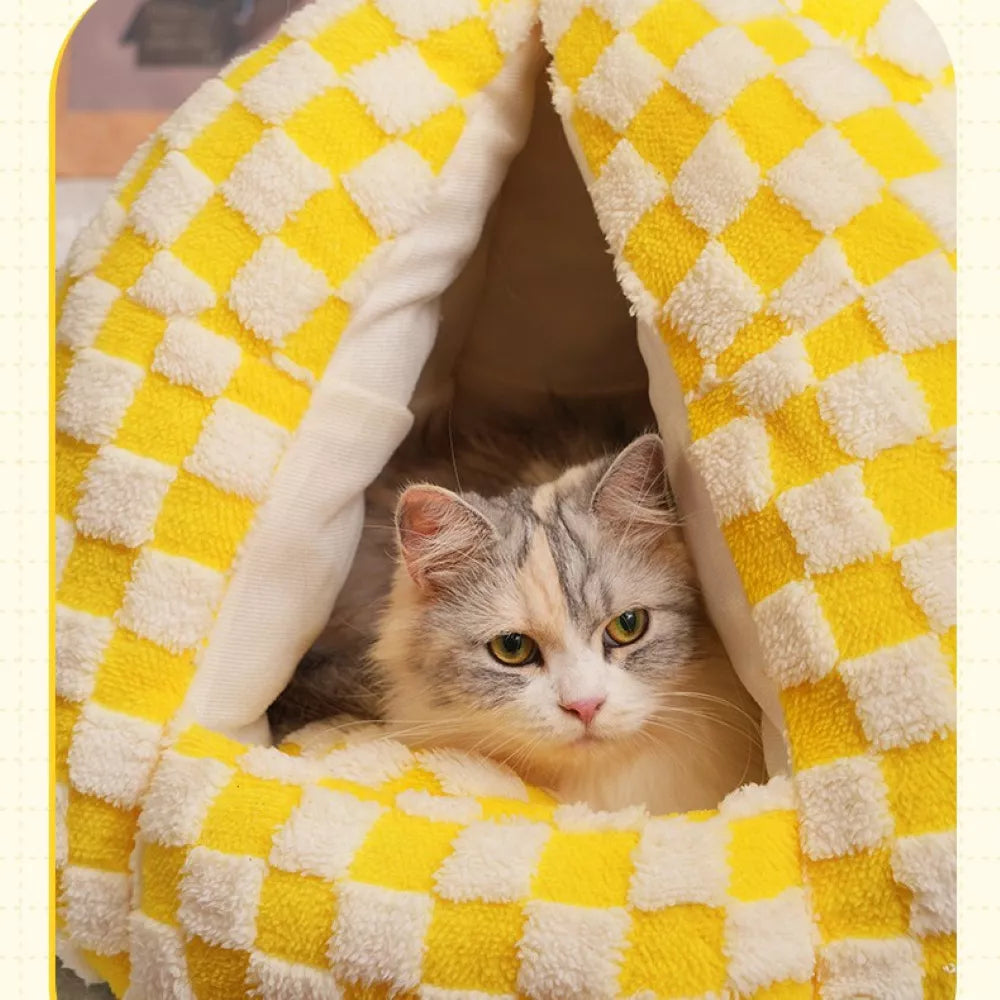 Fairela Pineapple-Shaped Covered Cat Camping Bed with Plush Cushion