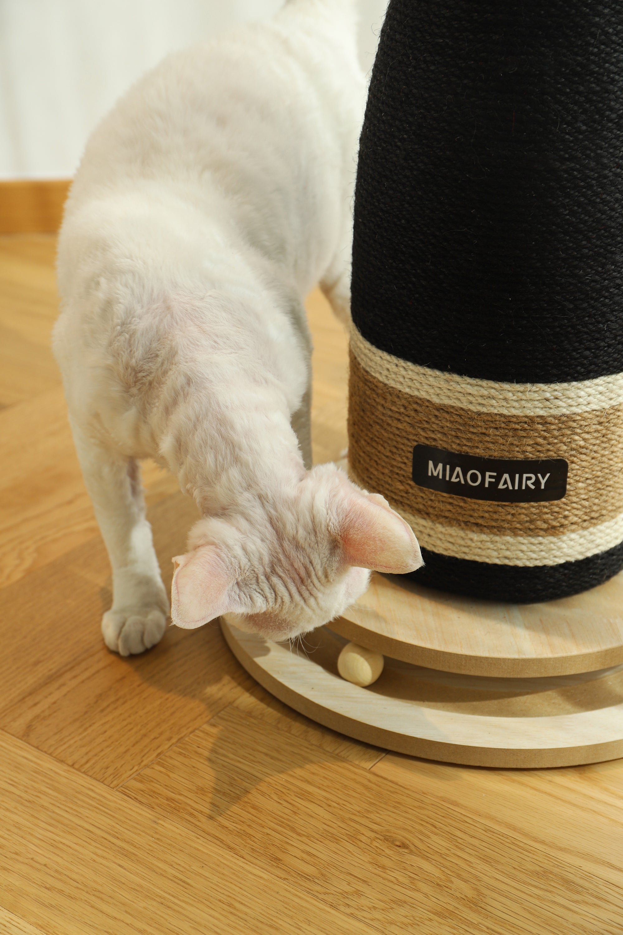 Fairela Pet Wine Bottle 24.8-in Hemp Cat Scratching Post, Black/Brown