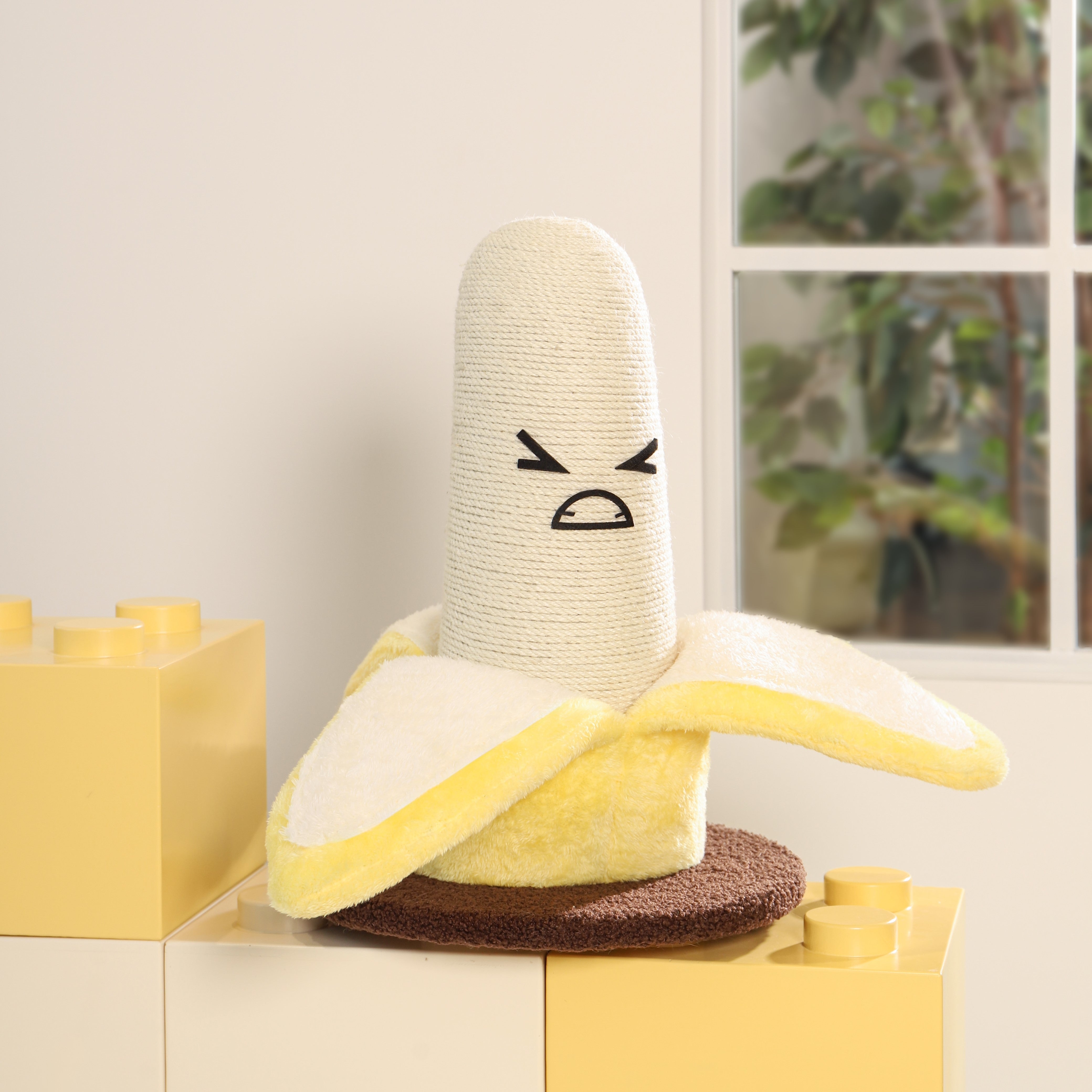 Fairela Pet Banana 17.3-in Hemp Cat Scratching Post, White/Yellow