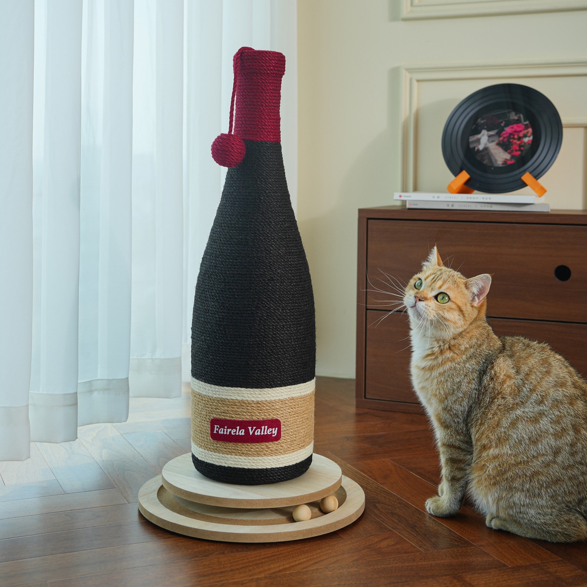 Fairela Pet Wine Bottle 24.8-in Hemp Cat Scratching Post, Black/Red