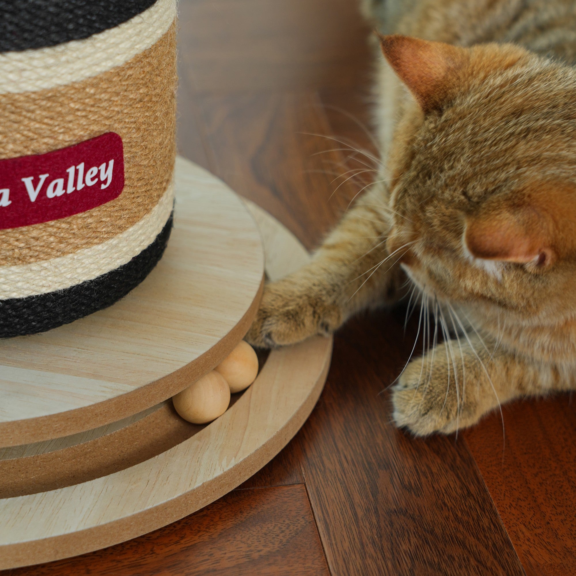 Fairela Pet Wine Bottle 24.8-in Hemp Cat Scratching Post, Black/Red